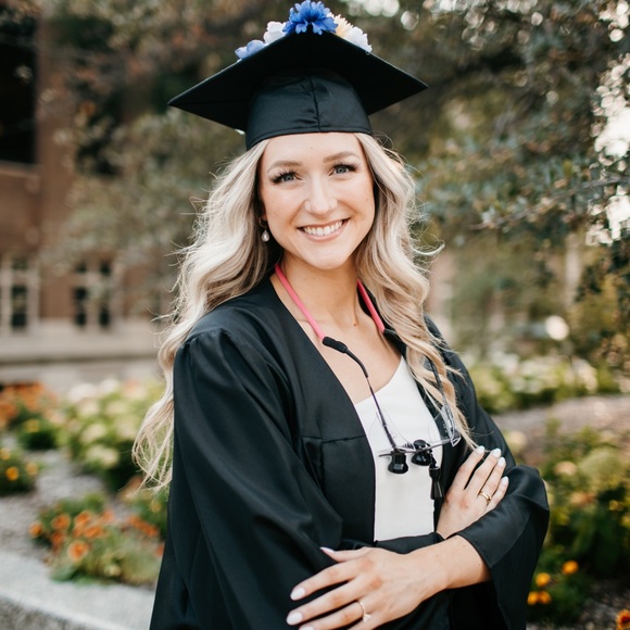 Meet your posher, Jordyn! - Picture 2 of 2